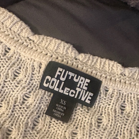 Cream Sleeveless Knit Top Gold Buttons XS New Future Collective Crochet Vest New - Picture 8 of 8